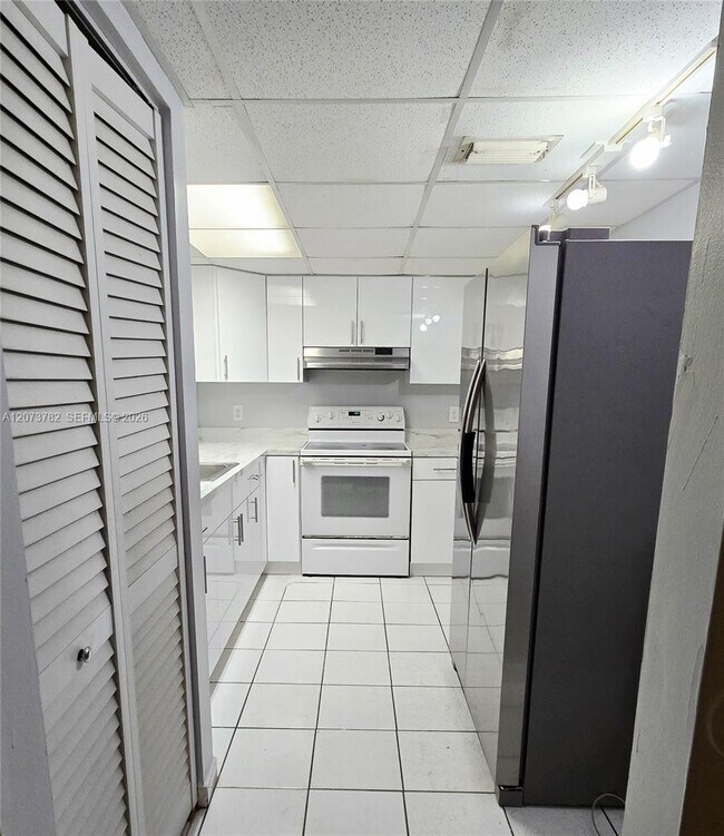 Building Photo - 2055 SW 122nd Ave