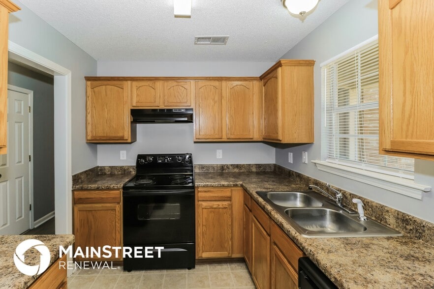 Building Photo - 9762 Misty Pine Dr