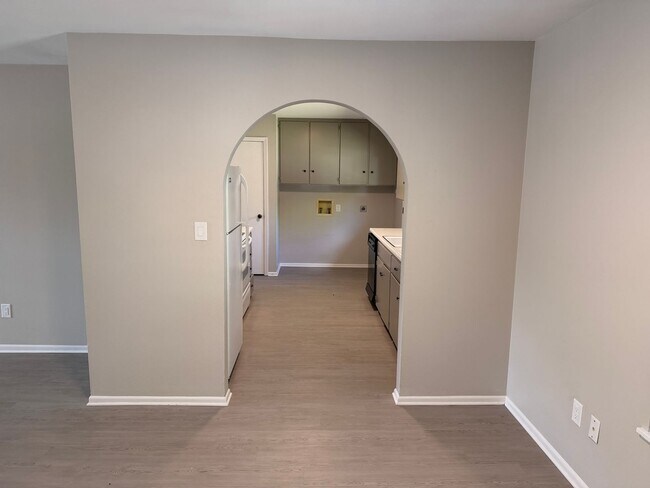 Building Photo - Walk to Torrey Park, and Live Minutes from Historic Gruene! 2/1/1 Duplex on a Corner Lot with Ref...