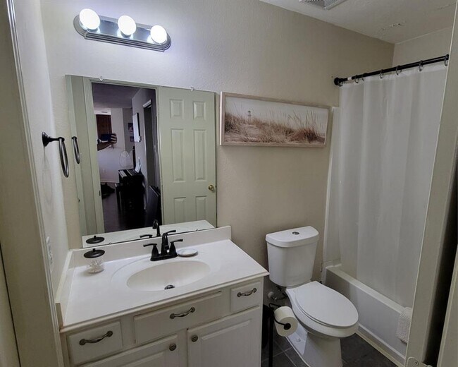 Building Photo - 3115 Lantern Bay Ln
