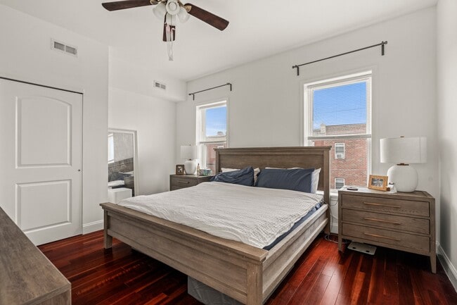 Building Photo - 1521 Tasker St