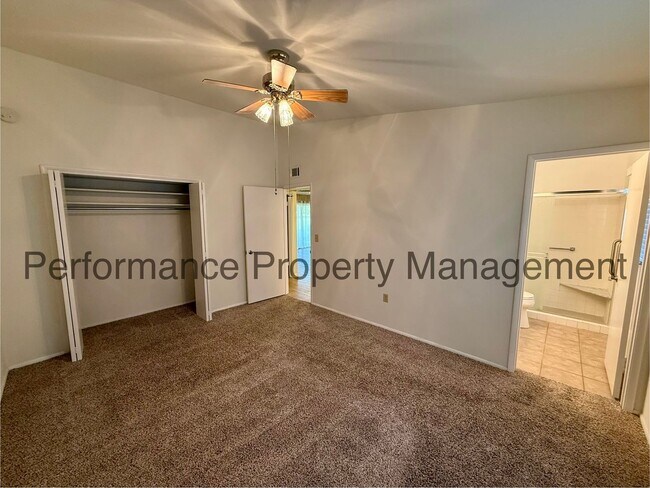 Building Photo - Cute 2 Bed/2 Bath 55+ Community w/ RBP & S...