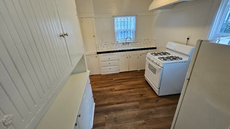 Building Photo - 1414 Logan St