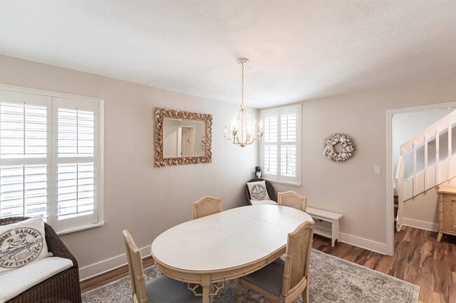 Building Photo - 6023 W Peppertree Way