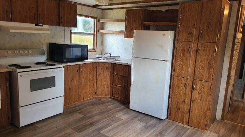 Building Photo - 704 State Rd S-32-45