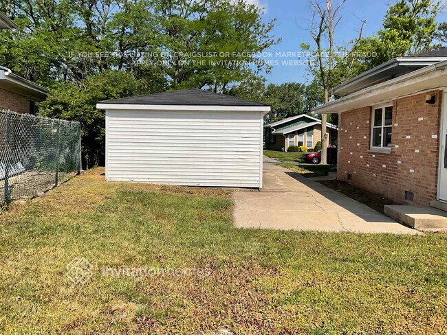 Building Photo - 16405 George Dr