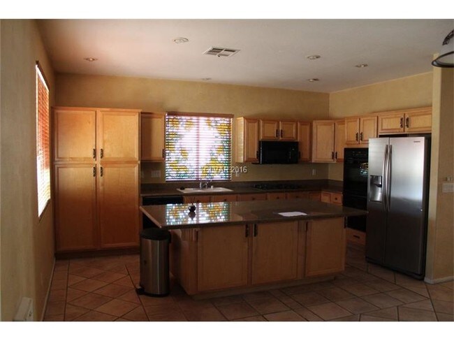 Building Photo - 255 Flirtation Ct