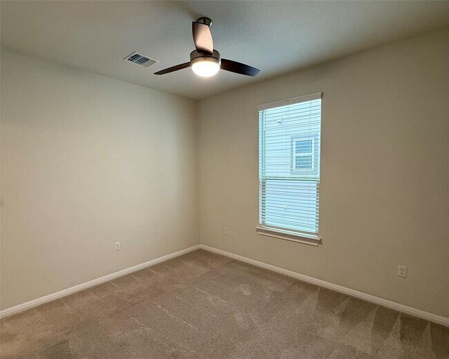 Building Photo - 14004 Hedera Dr