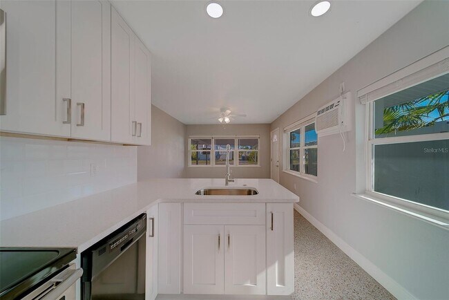 Building Photo - 13248 4th St E