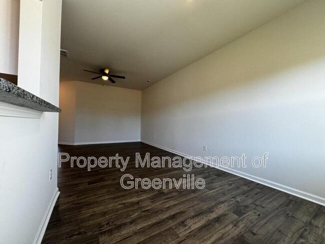 Building Photo - 745 Embark Cir