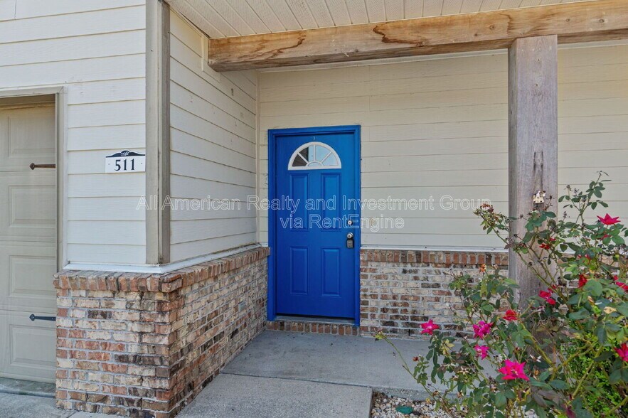 Primary Photo - 511 Arbor Lake Dr