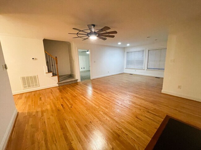 Building Photo - 282 Braddock Dr