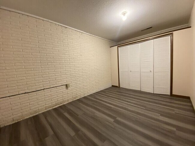 Building Photo - $2,700 | 4 Bedroom, 3.5 Bathroom Home | Pe...