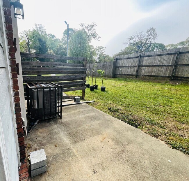 Building Photo - 131 Wall St