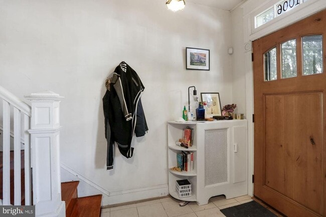 Building Photo - 1006 Quebec Pl NW