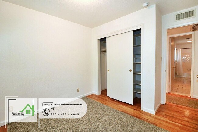 Building Photo - 1708 Regent Ave