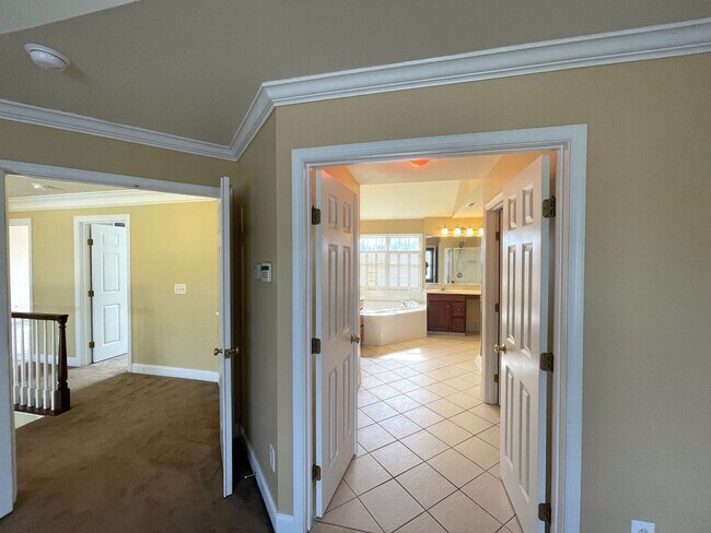 Building Photo - 4823 Vista Ridge Dr