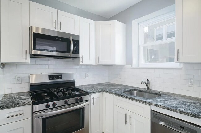 Building Photo - Renovated Grays Ferry Gem with Modern Charm