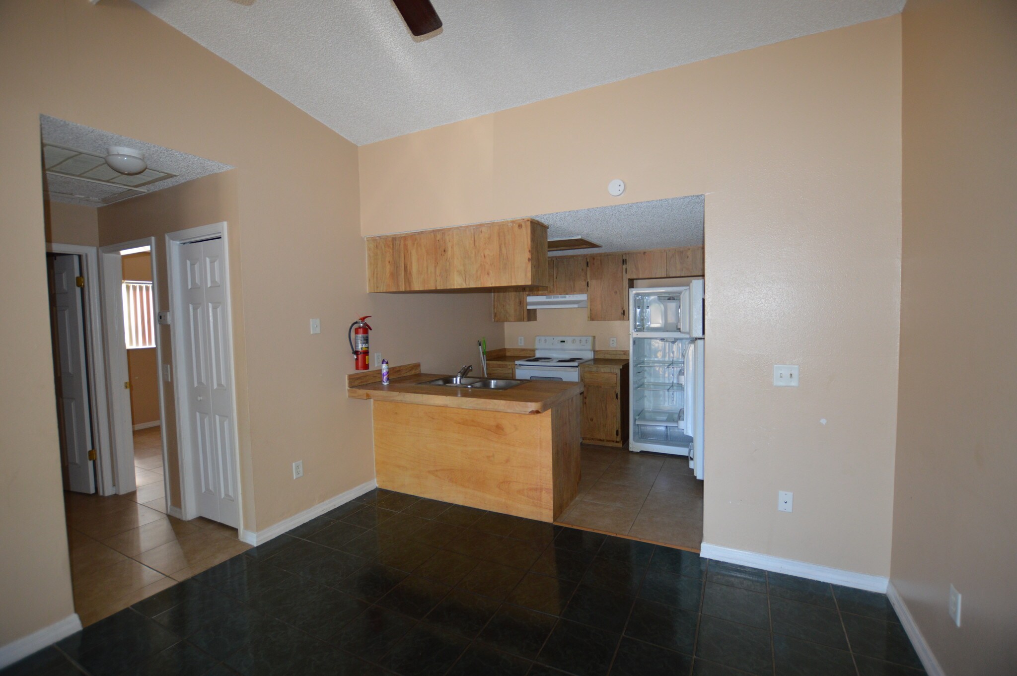 Building Photo - 7947 Pinehurst Dr