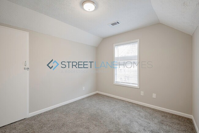 Building Photo - NOW OFFERING $250 OFF FIRST FULL MONTH IF ...