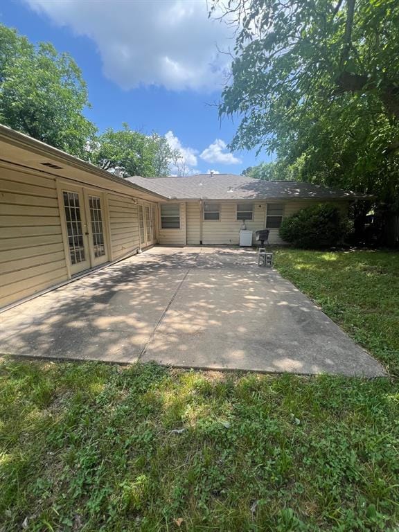 Building Photo - 2704 Cedar Dr