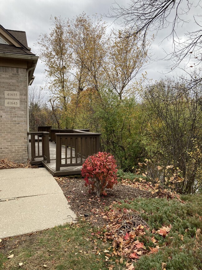 Building Photo - 41645 Copper Creek Dr