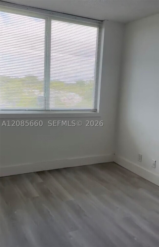 Building Photo - 9125 SW 77th Ave