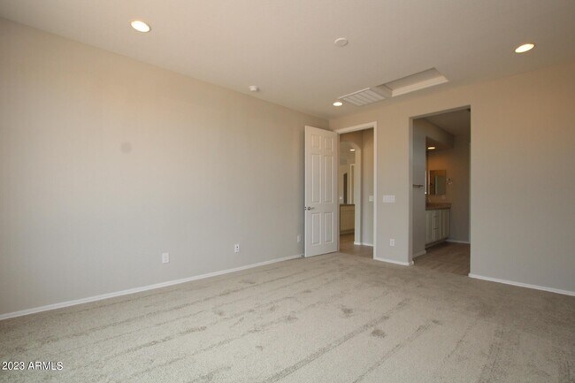 Building Photo - 21379 N 269th Ave