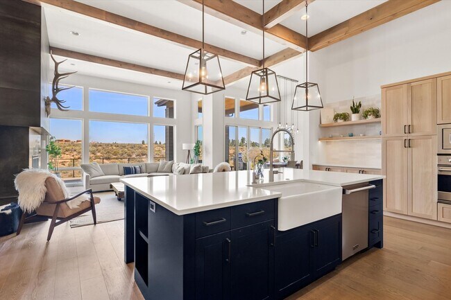 Building Photo - Tetherow Luxury 4 Bedroom Home