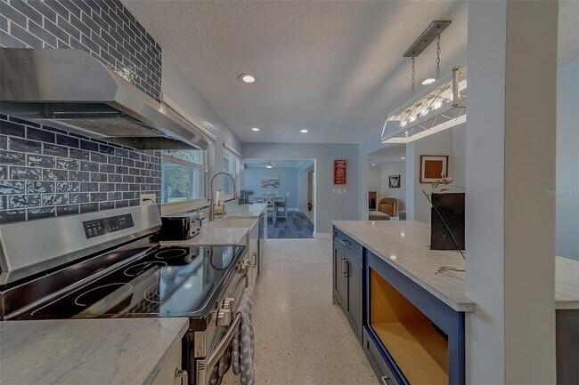 Building Photo - 115 15th St