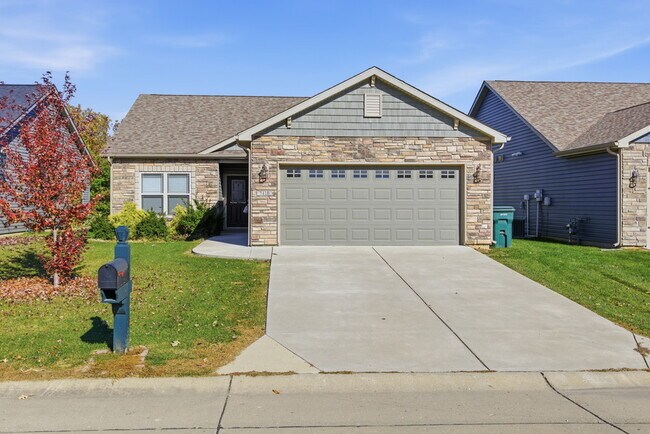 Primary Photo - 3410 Monument Dr