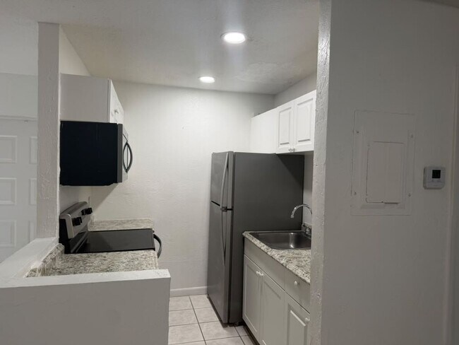 Building Photo - 1 Crossings Cir