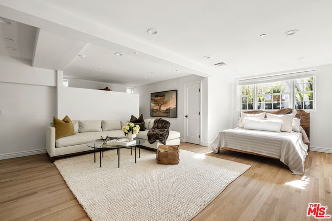 Building Photo - 8835 Betty Way