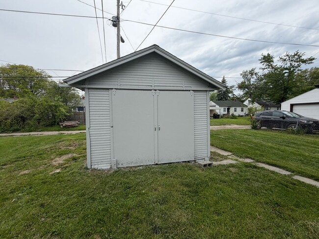 Building Photo - 4522 Spatz Ave