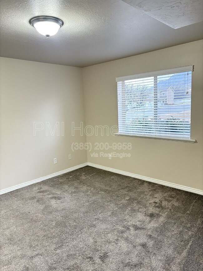 Building Photo - 2510 Charleston Ave