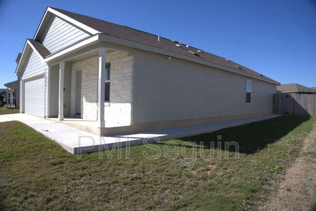 Building Photo - 809 Riviera Ct