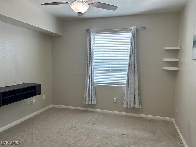 Building Photo - 6955 N Durango Dr