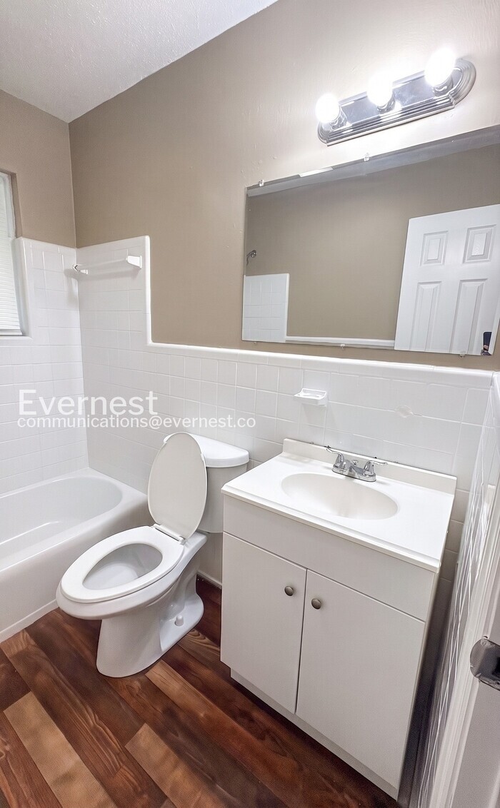 Building Photo - 1858 17th Ct N