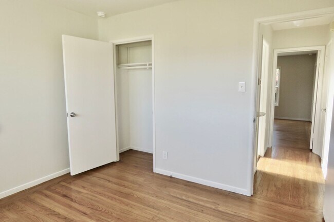 Building Photo - 52 Oakmont Dr