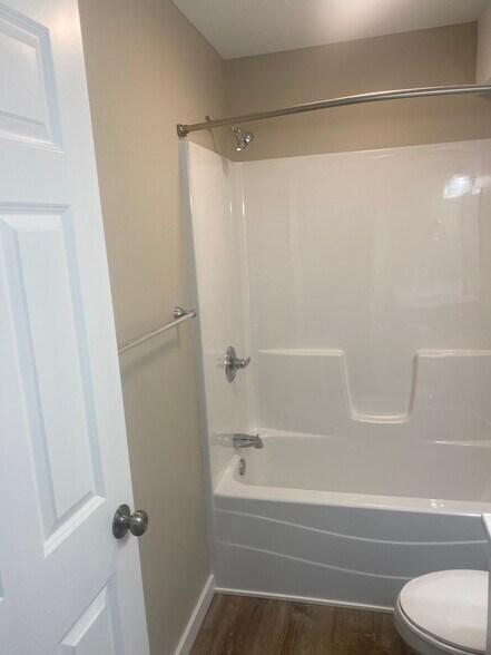 Building Photo - 15468 Pennock Ln