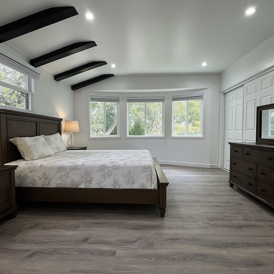 Building Photo - 2212 Linda Flora Dr