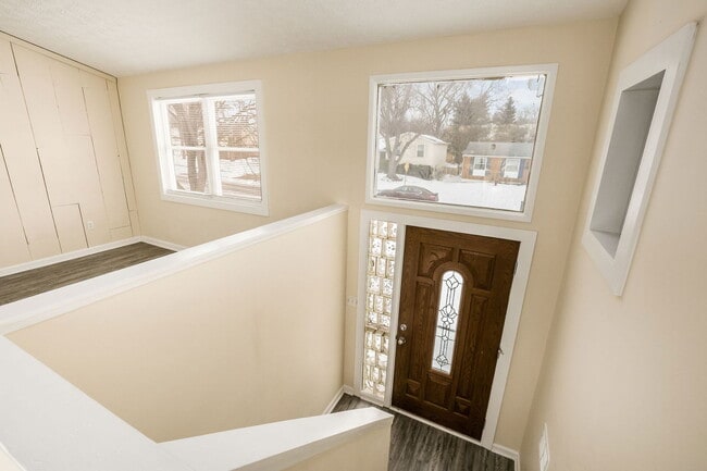 Building Photo - 611 Evergreen Terrace