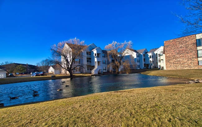 Building Photo - 163 N Waters Edge Dr