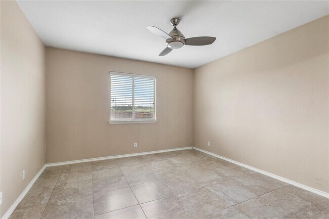Building Photo - 318 Mitchell Dr