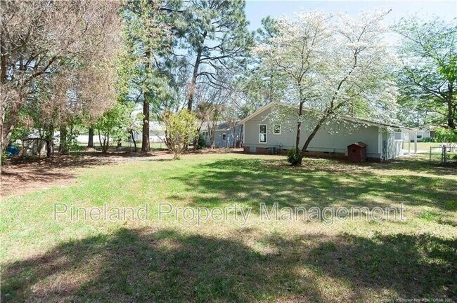 Building Photo - 2012 Lakemeadow Dr