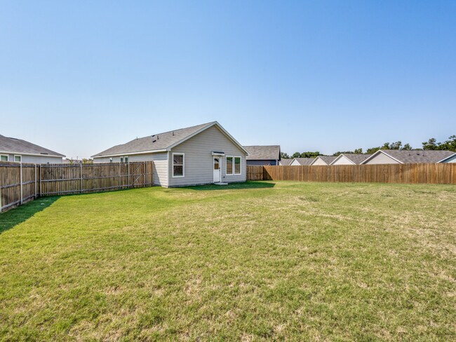 Building Photo - 6736 Bramblewood Dr