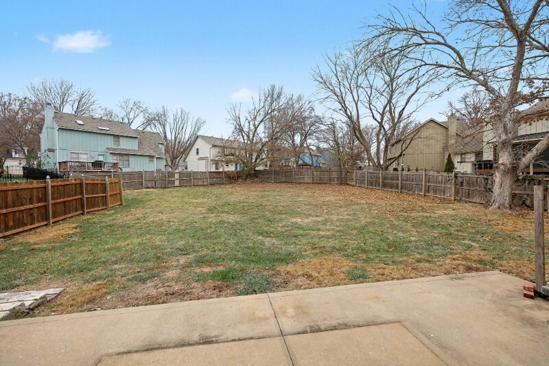 Building Photo - 15322 W 83rd Terrace