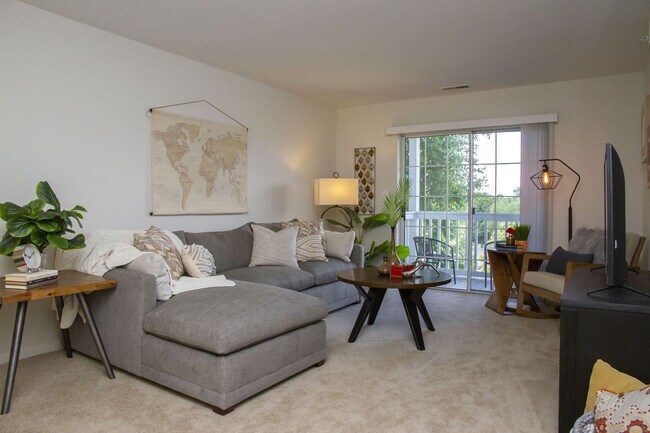 Building Photo - Two Bedroom Signature Style Apartment on t...