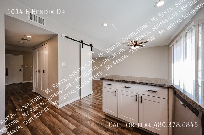 Building Photo - 1014 E Bendix Dr