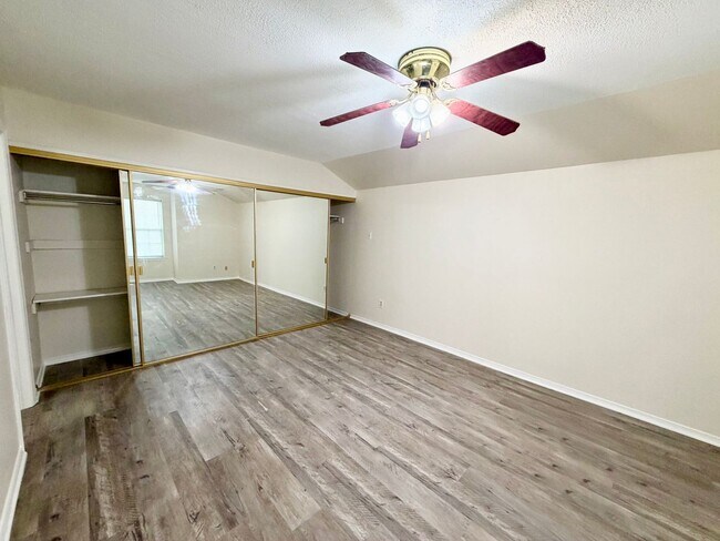 Building Photo - 3825 Kimberly Dr
